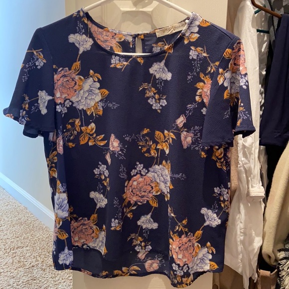 Women’s Floral Top - Picture 1 of 3